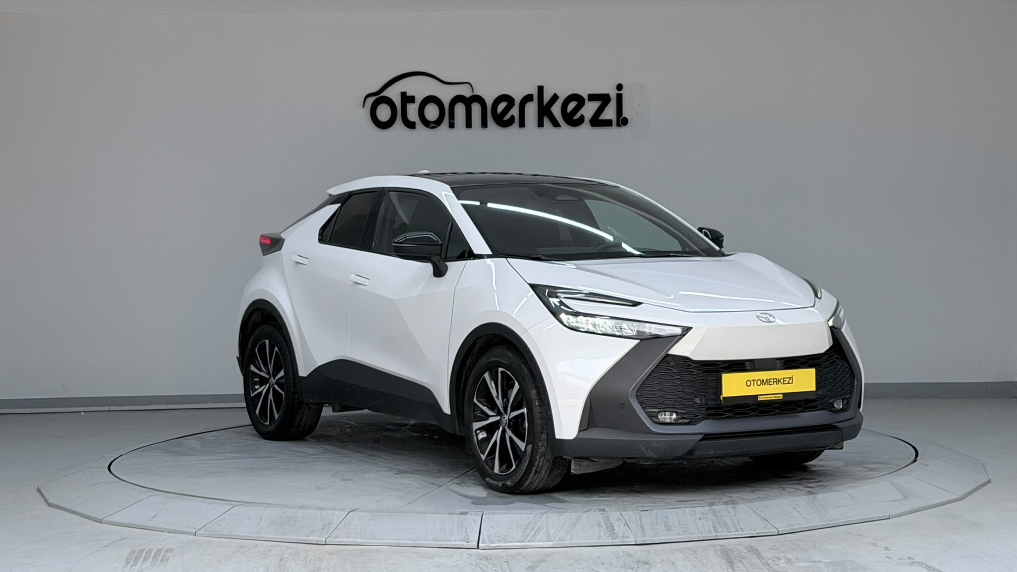 TOYOTA C-HR 3